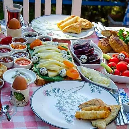 Pervin Hanim Konagi 2* Çeşme