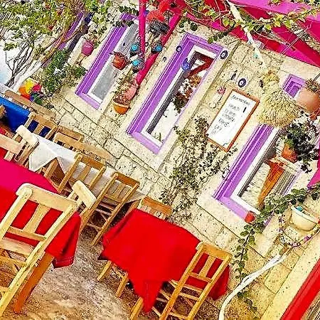 Pervin Hanim Konagi 2* Çeşme